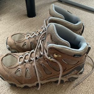 Oboz hiking boots